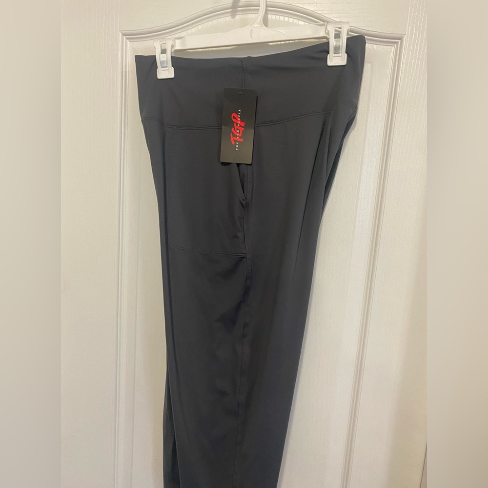 NWT The Gym People work out leggings